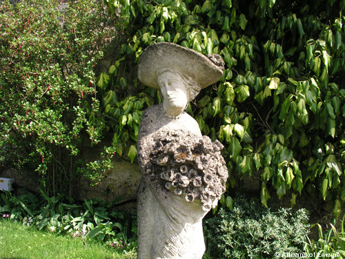 88-Barnsley House garden statue.jpg